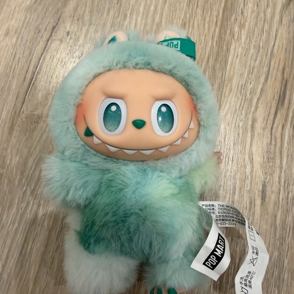POPMART Labubu - Picture 2 of 2